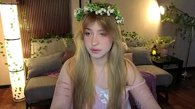 Snapshot of linaloon chatting on April 24, 6:38 am linaloon online show from April 24, 6:38 am