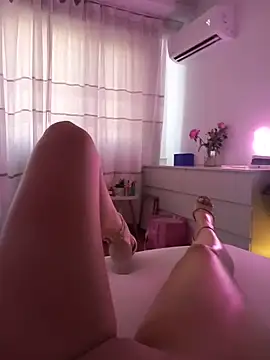 LauraDelightX online show from June 26, 6:40 am