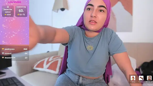 Malika Noor online show from May 27, 3:42 pm