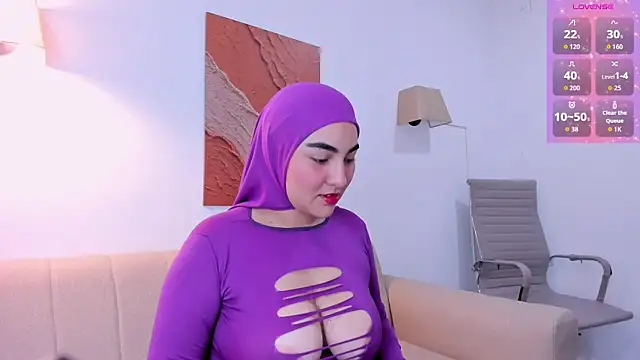 Malika Noor online show from June 30, 2:51 pm