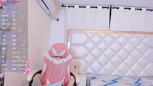 michelleblair1 online show from February 28, 1:23 pm