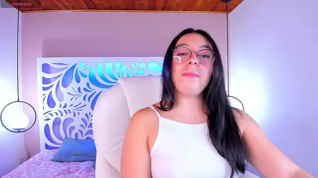 mia wills  online show from May 4, 4:58 pm