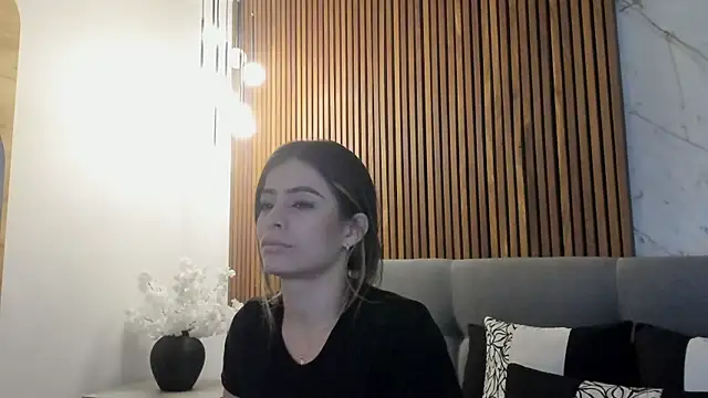 Snapshot of Amara_Velvet_ chatting on June 21, 4:09 pm Amara Velvet online show from June 21, 4:09 pm