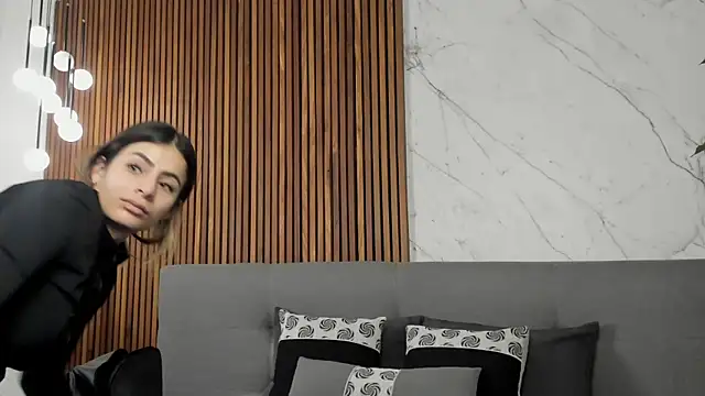 Snapshot of Amara_Velvet_ chatting on July 9, 9:52 pm Amara Velvet online show from July 9, 9:52 pm