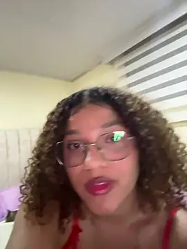 Snapshot of KendyLove_ chatting on July 7, 8:18 am KendyLove online show from July 7, 8:18 am