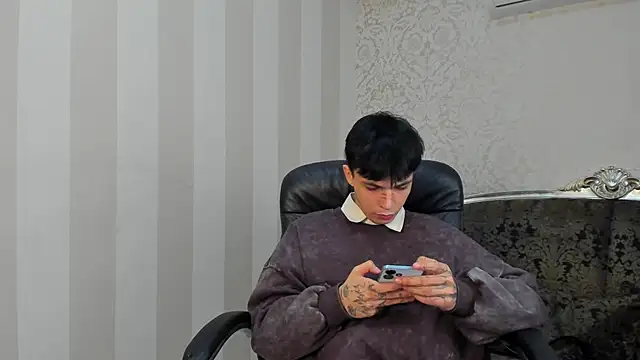 ClarkBev online show from February 22, 9:02 pm