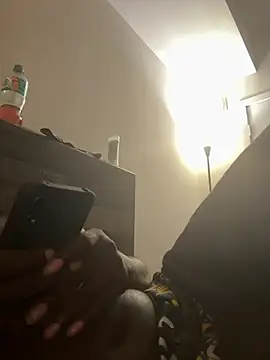 makeherfeelg online show from February 23, 6:00 am