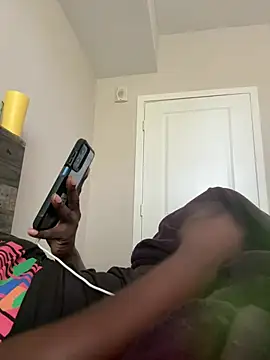 makeherfeelg online show from March 24, 1:27 pm