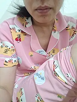 Snapshot of kieuqueen92 chatting on March 23, 2:54 pm kieuqueen92 online show from March 23, 2:54 pm