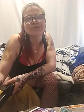 Snapshot of Sexymilf6992 chatting on May 21, 10:06 pm Sexymilf6992 online show from May 21, 10:06 pm