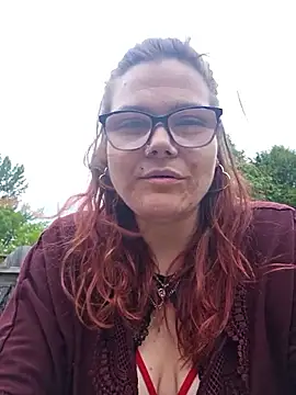 Snapshot of Sexymilf6992 chatting on June 6, 11:53 pm Sexymilf6992 online show from June 6, 11:53 pm