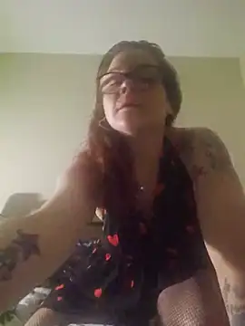 Snapshot of Sexymilf6992 chatting on June 10, 2:34 am Sexymilf6992 online show from June 10, 2:34 am