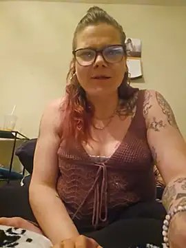 Snapshot of Sexymilf6992 chatting on June 11, 3:48 am Sexymilf6992 online show from June 11, 3:48 am