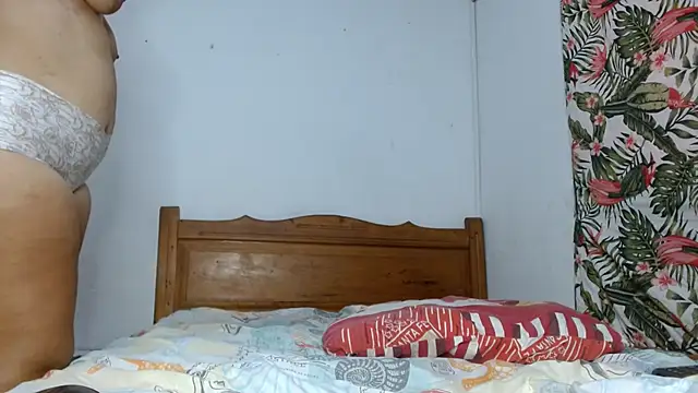 smallvioleta69 online show from February 25, 6:17 pm