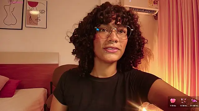 Snapshot of Meganlux1 chatting on June 13, 7:45 pm Meganlux1 online show from June 13, 7:45 pm