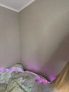 EvelynRavenwood online show from March 4, 4:24 pm