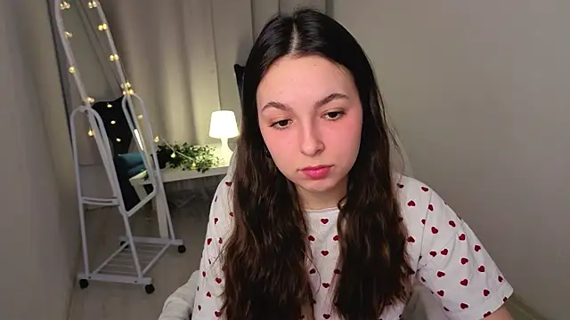 BellaThery online show from February 22, 5:40 am