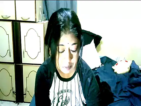 IndianPleasures21 online show from June 18, 1:39 am