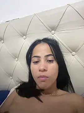 Snapshot of Issis2000 chatting on June 2, 7:54 am Issis2000 online show from June 2, 7:54 am