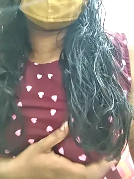 Snapshot of Shaliniqueen chatting on April 8, 8:03 am Shaliniqueen online show from April 8, 8:03 am