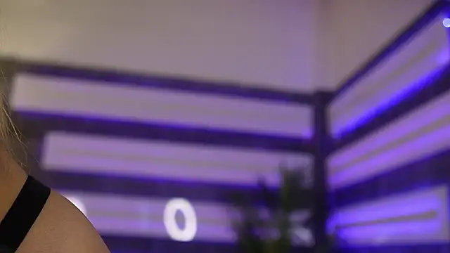 ItsIvyLicious  online show from February 28, 9:05 pm