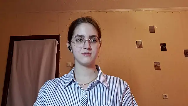 Katelemon online show from May 2, 10:53 am