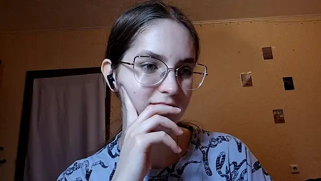 Snapshot of Katelemon chatting on May 22, 2:33 pm Katelemon online show from May 22, 2:33 pm