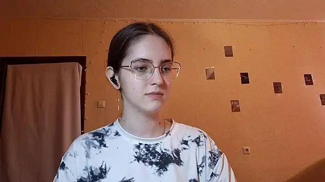 Snapshot of Katelemon chatting on June 9, 10:49 am Katelemon online show from June 9, 10:49 am