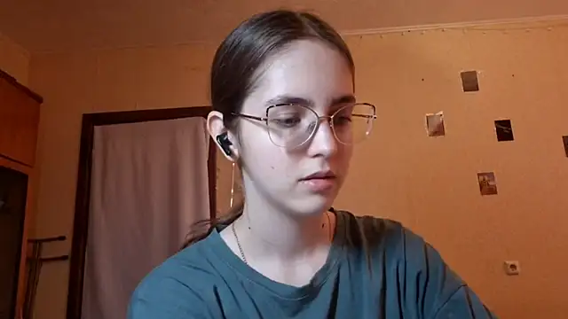 Snapshot of Katelemon chatting on June 12, 9:08 am Katelemon online show from June 12, 9:08 am