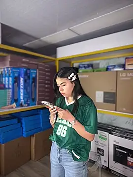 Snapshot of Ambarina_ chatting on June 11, 11:19 am Ambarina online show from June 11, 11:19 am