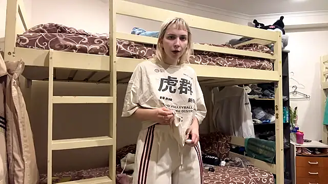 LiraDreamX online show from March 9, 5:50 pm