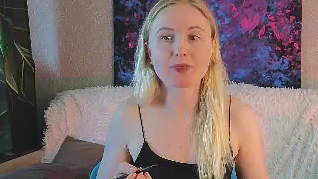Snapshot of Lanavi_Smile chatting on July 15, 6:18 am Lanavi Smile online show from July 15, 6:18 am