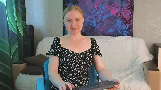 Snapshot of Lanavi_Smile chatting on July 23, 6:22 am Lanavi Smile online show from July 23, 6:22 am