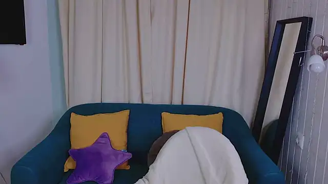 Snapshot of Erika_Moan_ chatting on March 16, 6:06 am Erika Moan online show from March 16, 6:06 am