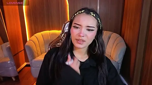 Snapshot of Daphne_nicole_b chatting on June 9, 12:50 pm Daphne nicole b online show from June 9, 12:50 pm