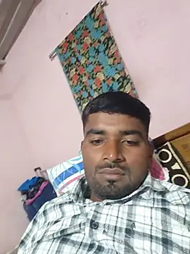 Snapshot of Fantasy_King_3939 chatting on March 5, 9:49 am Fantasy King 3939 online show from March 5, 9:49 am