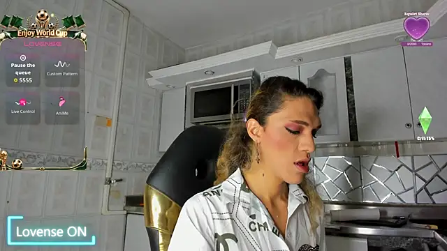 Snapshot of CrisOzzz chatting on July 15, 5:29 pm CrisOzzz online show from July 15, 5:29 pm