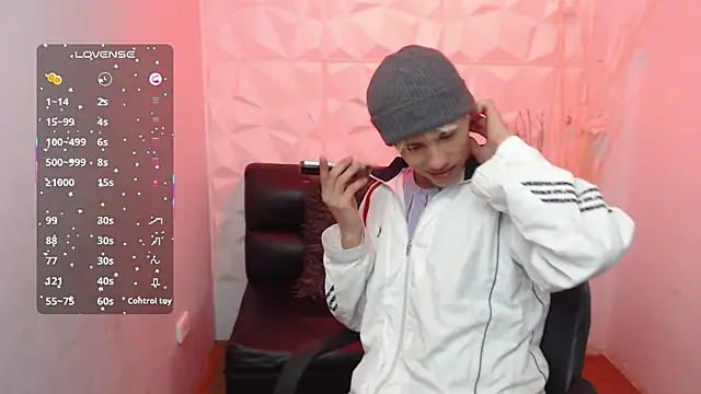Snapshot of Stich_23 chatting on June 24, 5:50 am Stich 23 online show from June 24, 5:50 am