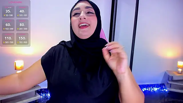 Snapshot of HijabiMilff chatting on March 19, 2:54 pm HijabiMilff online show from March 19, 2:54 pm