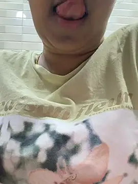sessy grl online show from May 27, 9:23 pm