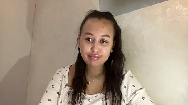 Snapshot of Dana_005 chatting on May 11, 7:33 pm Dana 005 online show from May 11, 7:33 pm