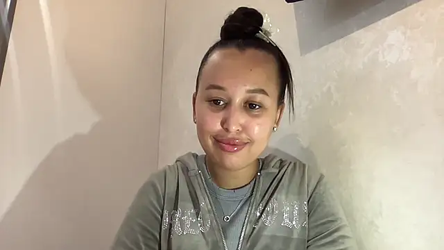Snapshot of Dana_005 chatting on May 30, 10:51 pm Dana 005 online show from May 30, 10:51 pm