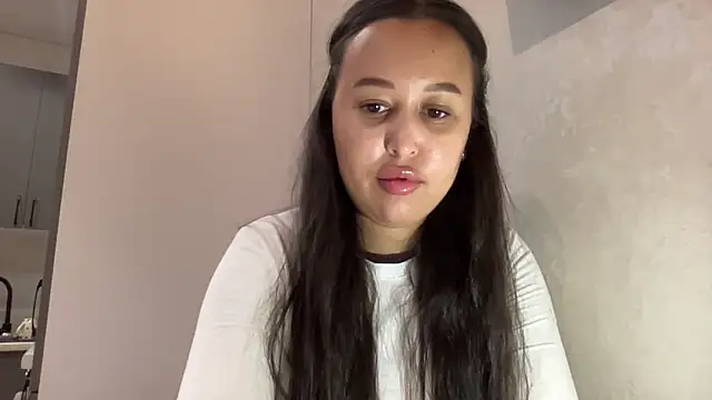 Snapshot of Dana_005 chatting on June 1, 9:05 pm Dana 005 online show from June 1, 9:05 pm