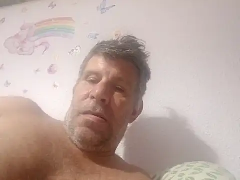 Snapshot of stud2512 chatting on June 19, 8:23 pm stud2512 online show from June 19, 8:23 pm