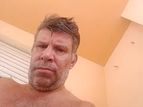 Snapshot of stud2512 chatting on June 21, 7:22 am stud2512 online show from June 21, 7:22 am