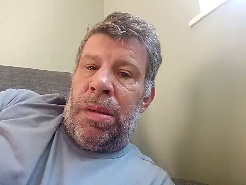 Snapshot of stud2512 chatting on June 29, 9:26 am stud2512 online show from June 29, 9:26 am