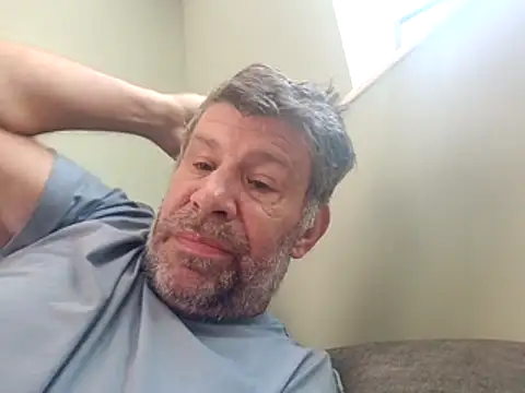 Snapshot of stud2512 chatting on June 29, 10:15 am stud2512 online show from June 29, 10:15 am