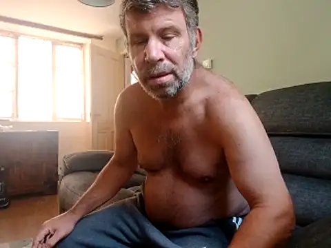 Snapshot of stud2512 chatting on July 2, 8:42 am stud2512 online show from July 2, 8:42 am