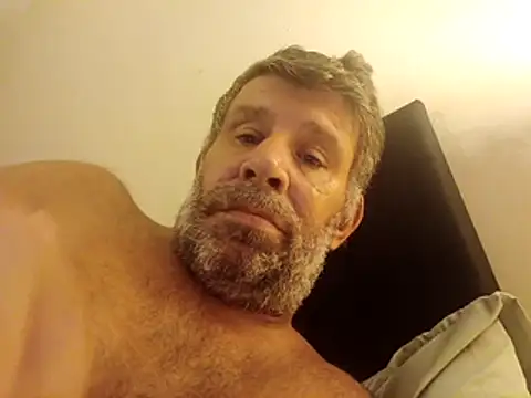 Snapshot of stud2512 chatting on July 4, 9:54 pm stud2512 online show from July 4, 9:54 pm