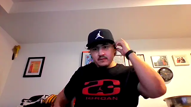 Snapshot of Bouncywarrior chatting on March 27, 6:52 am Bouncywarrior online show from March 27, 6:52 am